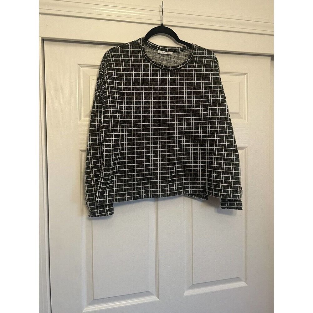 Zara Women Top Black White Size Small Long Sleeve Side Slits, Ruffle Back